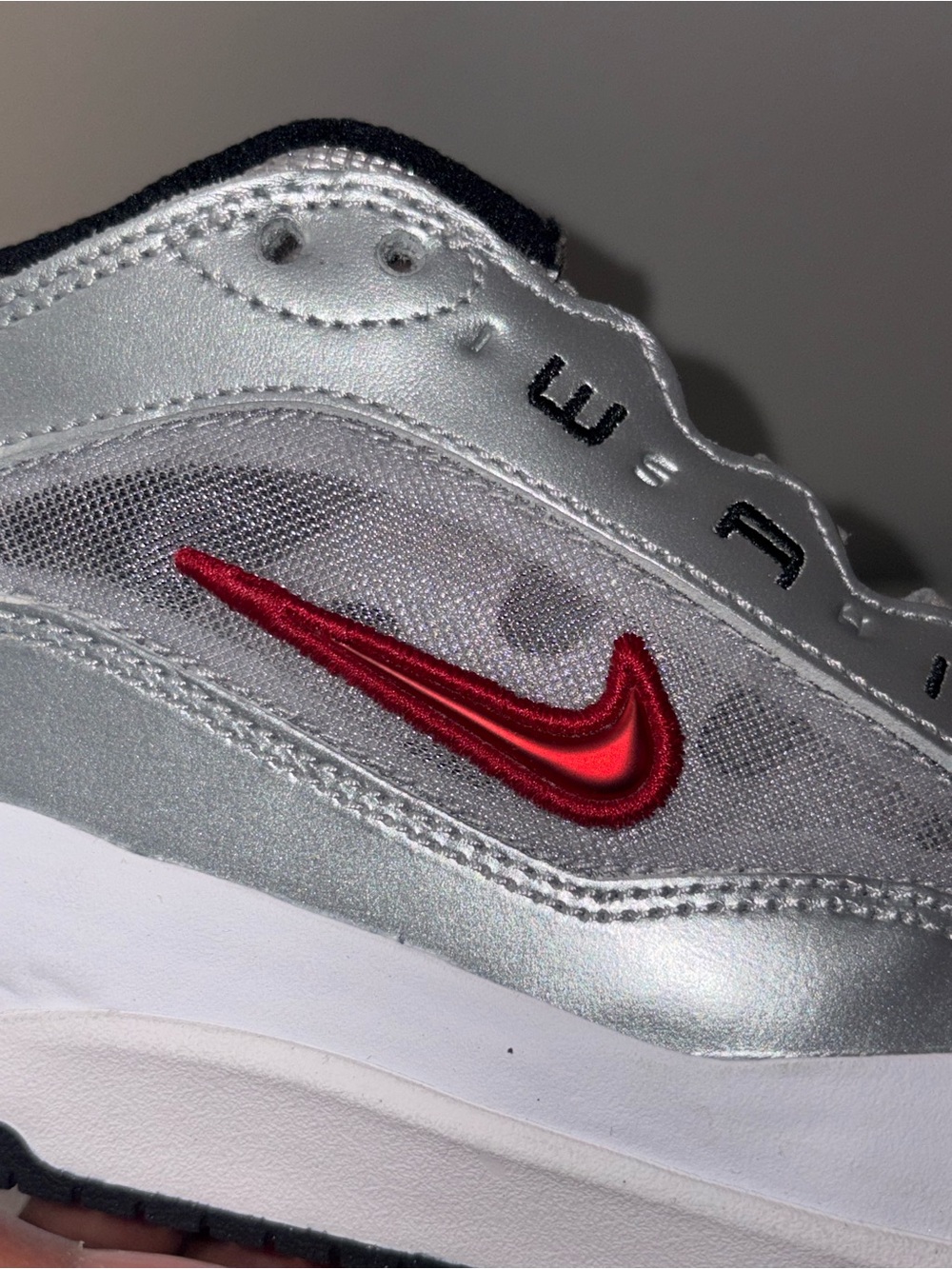 Nike SB Air Max Ishod Silver Bullet (BRAND NEW) - Picture 5 of 10